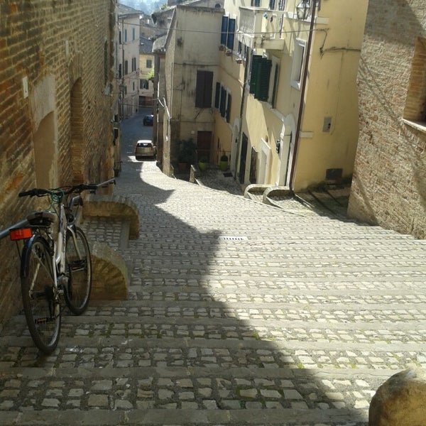 Costa Balassina, 10 Jesi