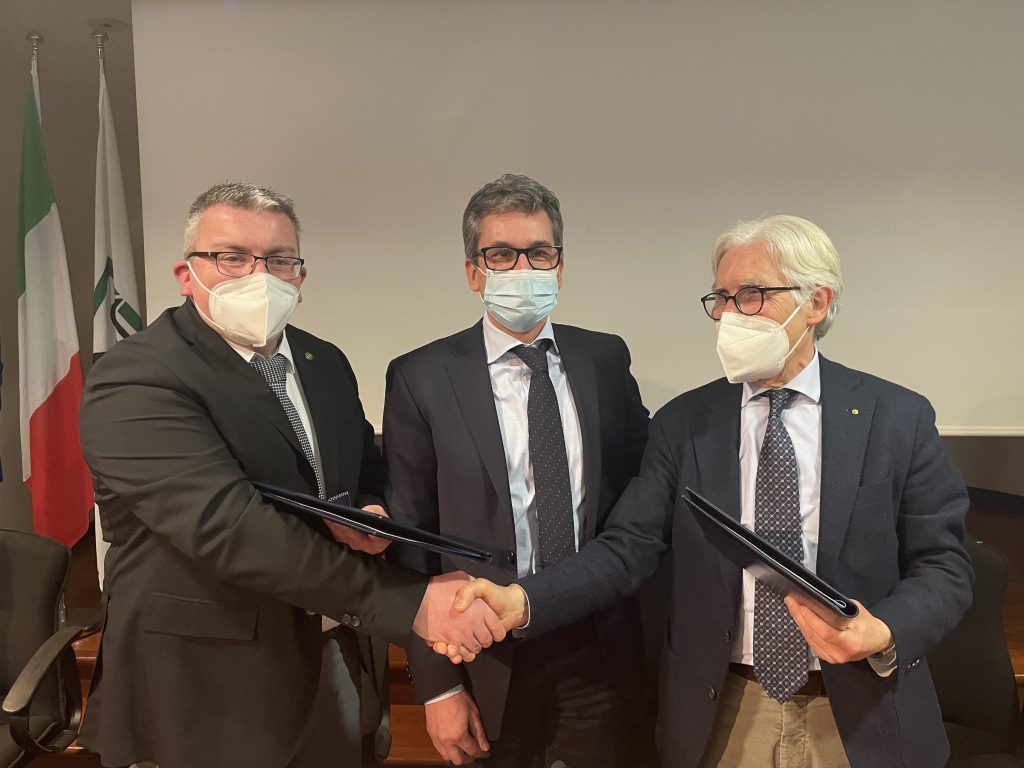 Bolzano e Pesaro Urbino, le star italiane del Natale siglano intesa