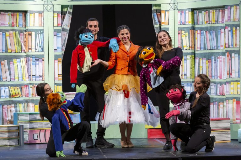 Il 6 marzo (ore 17) al VACCAJ DI Tolentino “La testa del chiodo. Una maestra fantastica”