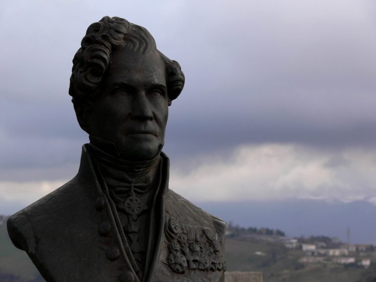 Maiolati con Gaspare Spontini_foto Argalia