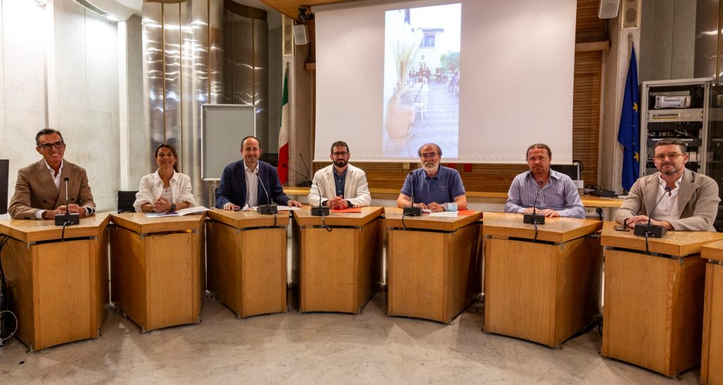  Da sinistra: Mariano Vitali, Micaela Vitri, Daniele Vimini, Filippo Gasperi, Giuseppe Paolini, Matteo Sormani e Fabrizio Baldassarri.