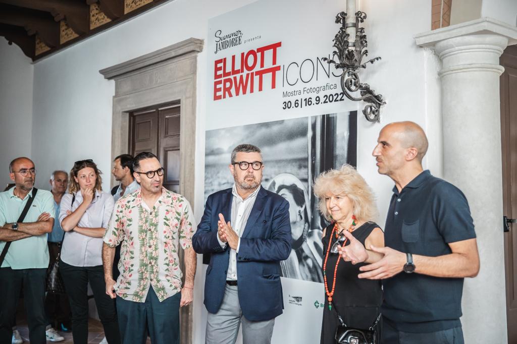 LA MOSTRA FOTOGRAFICA “ICONS” DI ELLIOTT ERWITT