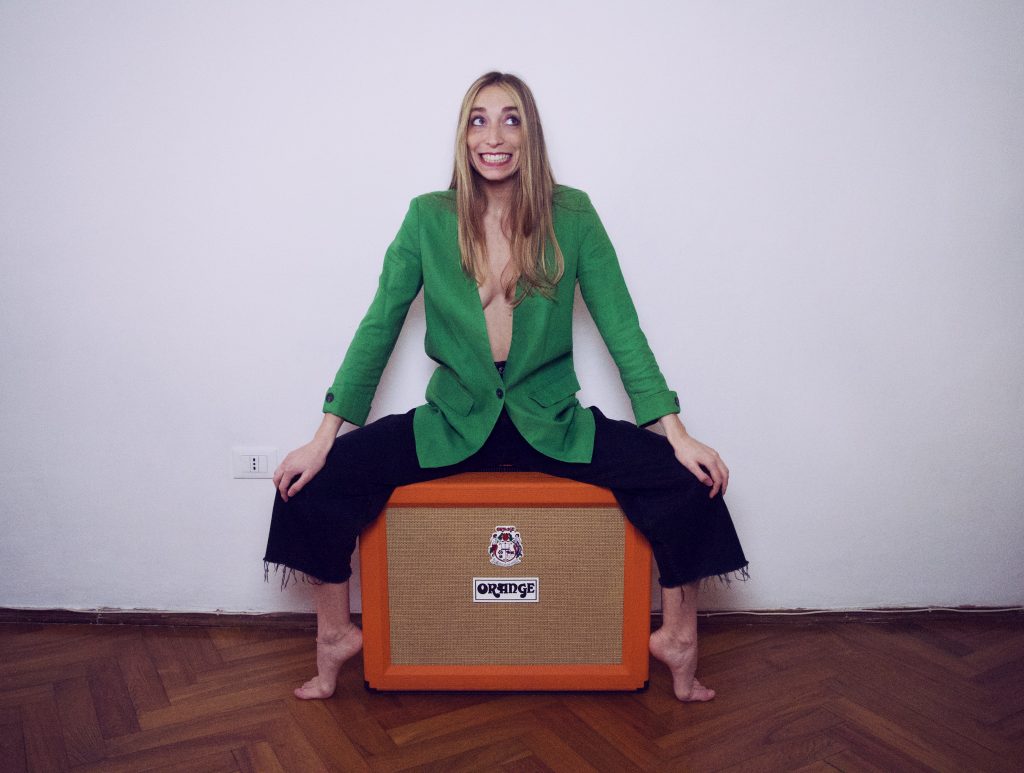 CATERINA: ESCE "POVERA ME" IL NUOVO SINGOLO.