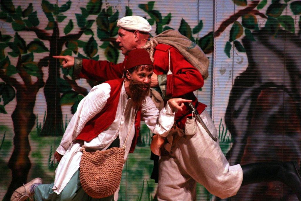 A FERMO PER LA RASSEGNA FAVOLE E STELLE IN SCENA LO SPETTACOLO “ALI BABA’ E I QUARANTA LADRONI”