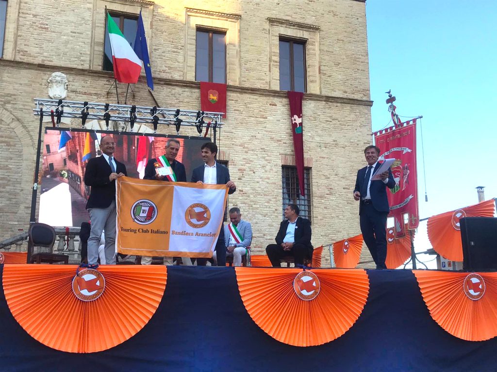 Corinaldo a Ripatransone per la giornata delle Bandiere Arancioni delle Marche