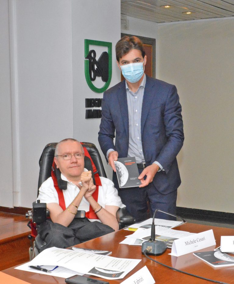 Francesco Acquaroli con Michele Cesari