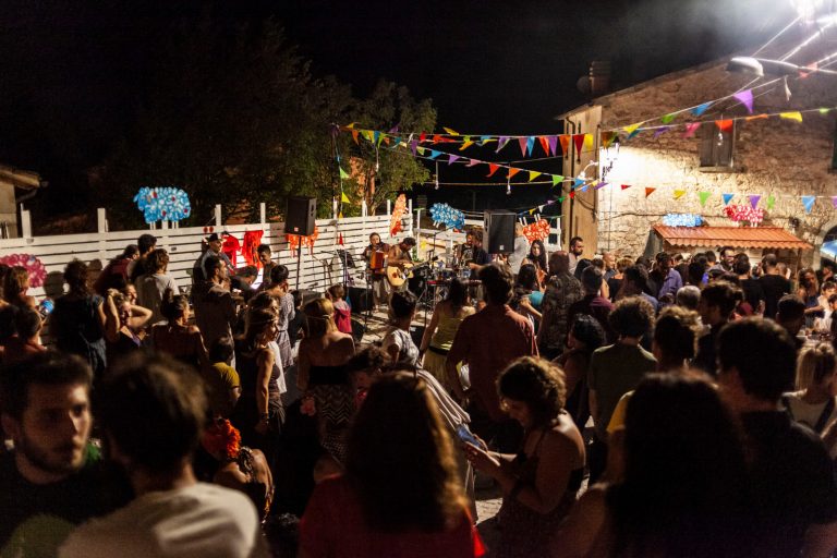 Nel borgo di Bacciardi torna il Festival delle Pecore a Puà. Spettacoli, laboratori, concerti: tre giorni di eventi da venerdì 22 luglio a domenica 24 luglio
