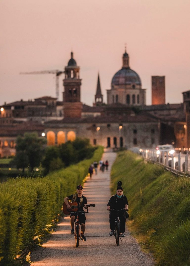 ARENA BIKE-IN di MANTOVA (21-24 luglio): torna l'appuntamento con gli spettacoli da raggiungere in bicicletta.