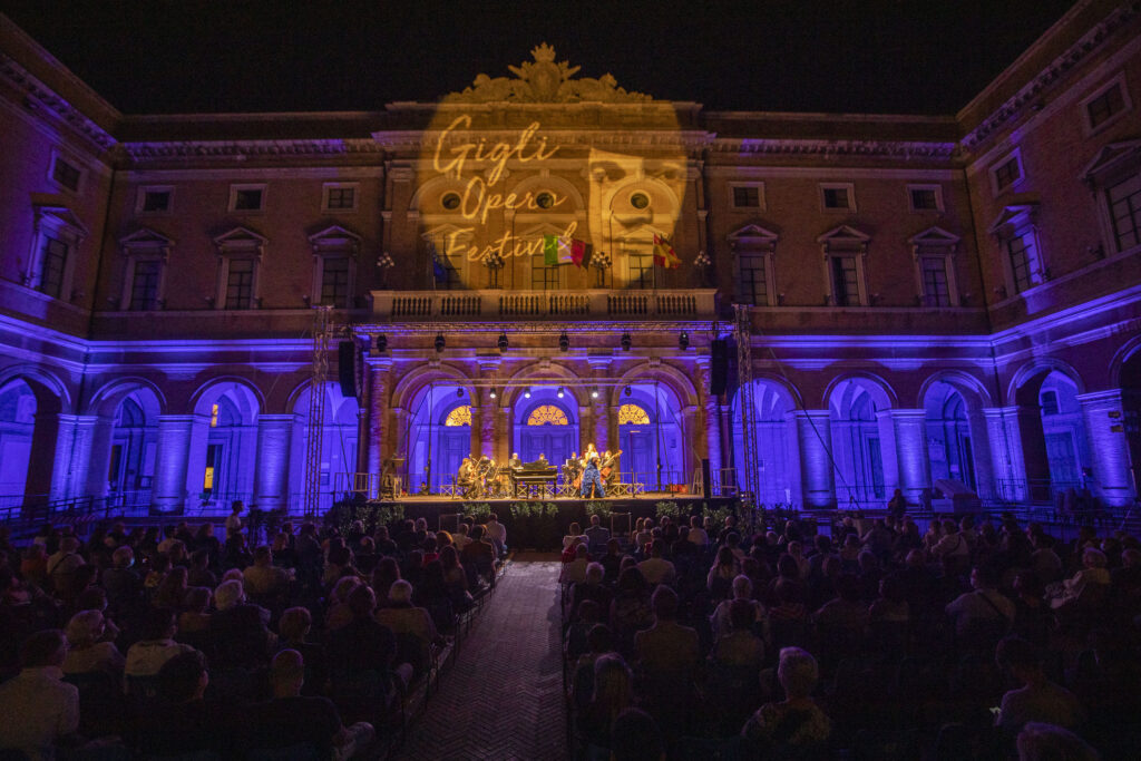 Gigli Opera Festival, Piazza Leopardi a Recanati