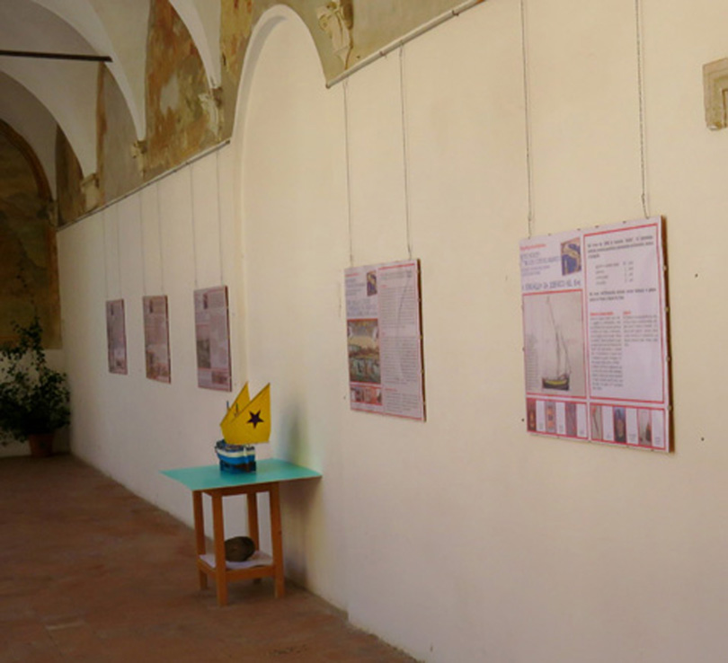 Il modellino di trabaccolo tra i pannelli, foto Giovanni Garofolini