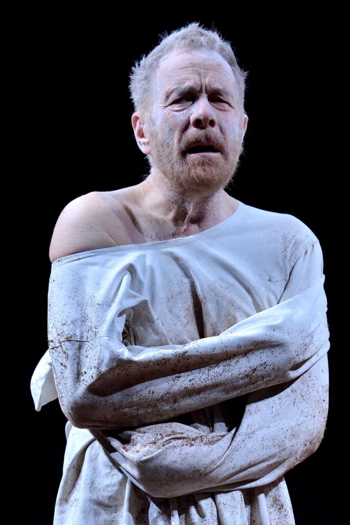 Gabriele Lavia in Il sogno di un uomo ridicolo al Teatro Persiani di Recanati, ph Filippo Manzini