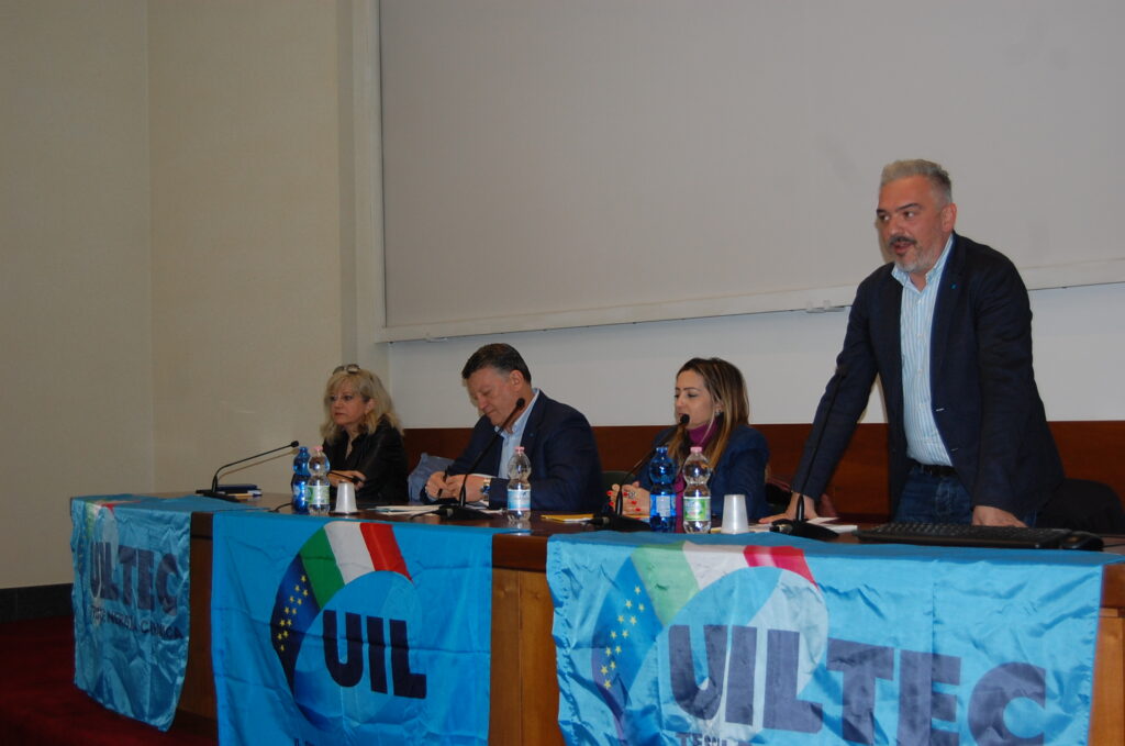 Bombardieri all'Api di Falconara, Uil Marche: "L'obiettivo è coniugare sviluppo, territorio e ambiente"