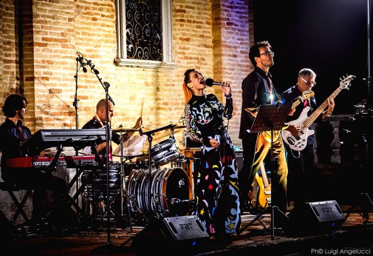Clarissa Vichi e la band
